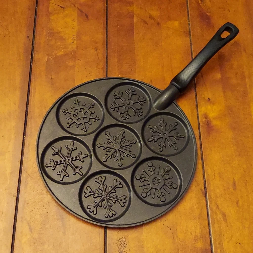 NORDIC WARE | SNOWFLAKE PANCAKE GRIDDLE